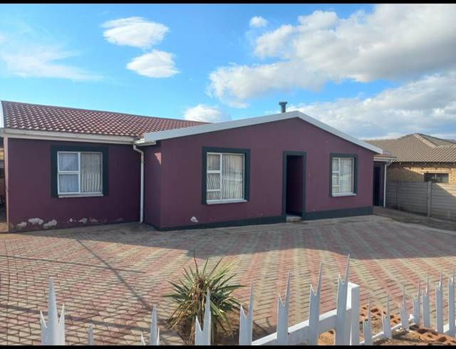 3 BEDROOM HOUSE FOR SALE IN QUEENSTOWN CENTRAL